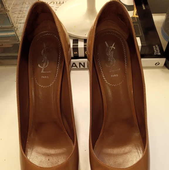 SAINT LAURENT Patent Tribute 80 Platform Pumps - Picture 5 of 5